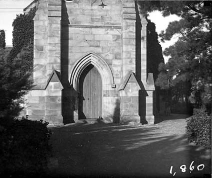 St John's Church, Constitution Avenue, Reid, main door