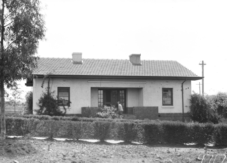 Federal Capital Commission Cottage.