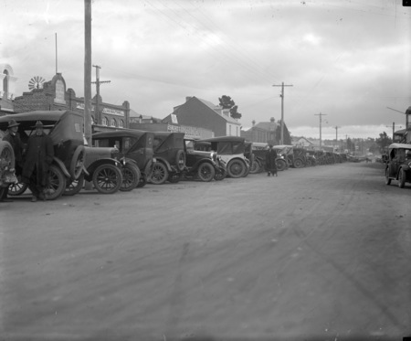 Monaro Street, Queanbeyan from bridge looking south.