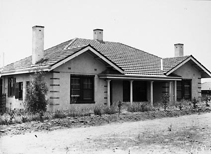 Oakley and Parkes house, on corner of Dominion and Melbourne Avenues, Forrest, used originally as Lady Hopetoun Club
