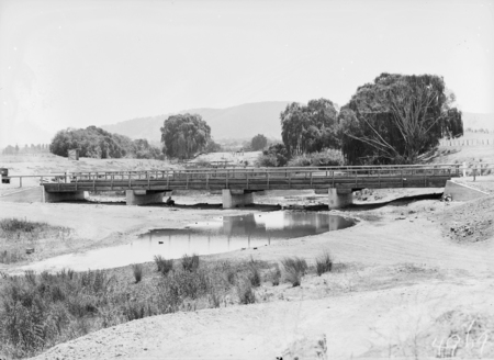 Scotts Crossing over the Molonglo River.