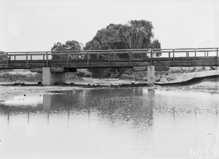 Centre span of Scotts Crossing Bridge over the Molonglo River.
