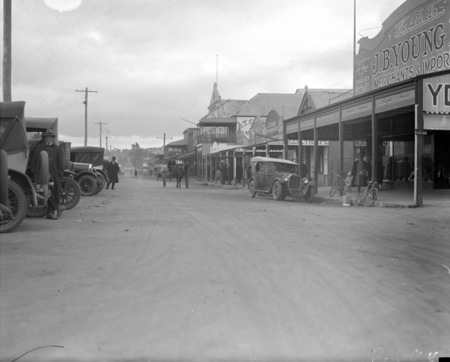 Monaro Street, Queanbeyan from bridge looking south.