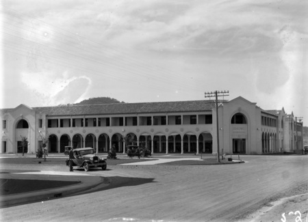 Sydney Building, Snows Corner on London Circuit and Northbourne Avenue, Civic Centre.