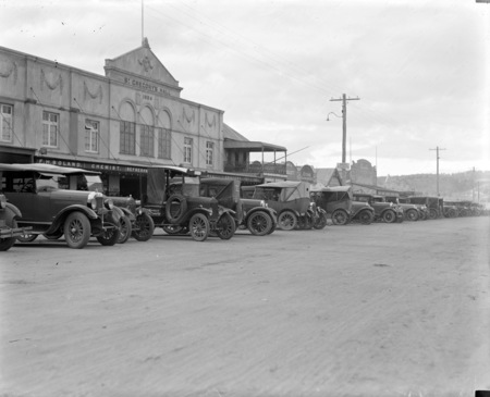 Left side of Monaro Street, Queanbeyan looking north.