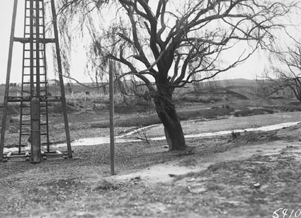 Driving piles for Lennox Crossing low level bridge over the Molonglo River