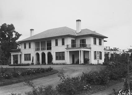 Prime Ministers lodge,Adelaide Avenue, Deakin, from the north