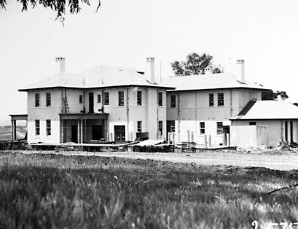 Rear of  Prime Minister's Lodge , Adelaide Avenue , Deakin from the west