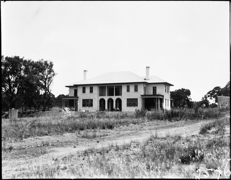 Front of Prime Minister's Lodge, Adelaide Avenue, Deakin, from the north.