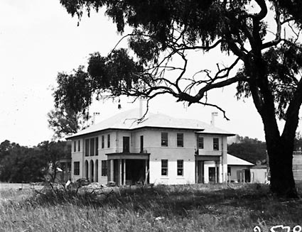Prime Minister's Lodge , Adelaide Avenue , Deakin, from north west