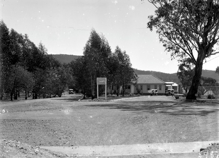 Entrance to Canberra  Community Hospital, Acton