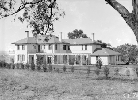 Prime Minister's Lodge with pergola on western side. Adelaide Avenue, Deakin.