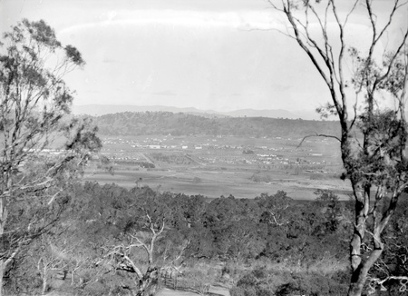 Telopea Park and Manuka from Mt Ainslie,Capital Theatre in the centre