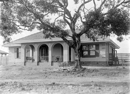 Oakley and Parkes cottage,National Circuit, Forrest