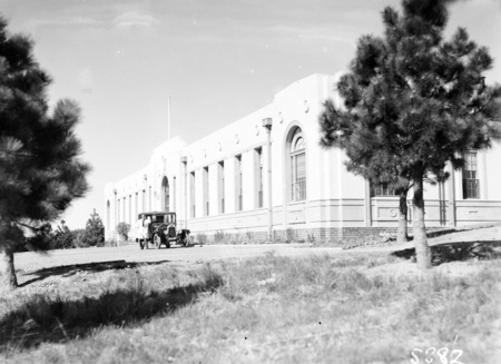 Front of Australian Forestry School, Banks Street, Yarralumla.