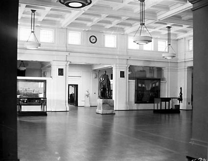 Interior Kings Hall, Parliament House with Statue of King George the Fifth