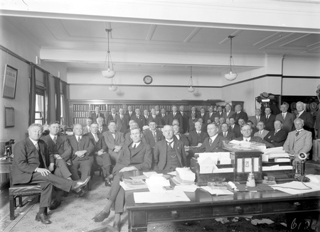 Newly elected Labor members of the 16th Parliament, Scullin Ministry with Lyons, Chifley and Curtin in front