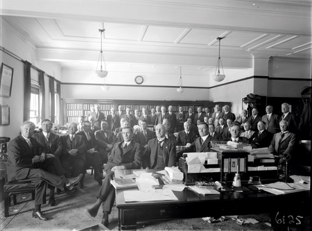 Newly elected Labour members of the 16th Parliament, Scullin Ministry with Lyons, Chifley and Curtin in front