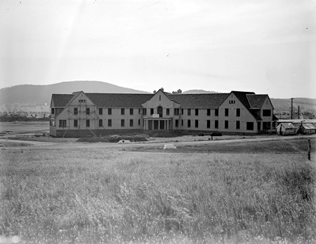 Hotel Ainslie, Limestone Avenue, Reid
