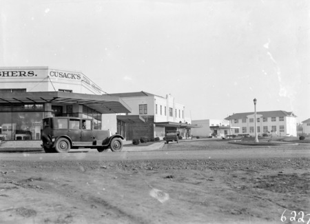 Cusack's corner, Franklin Street, Manuka. Convent in the background.