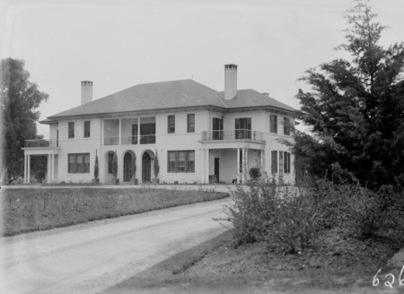 Prime Ministers Lodge, Adelaide Avenue, Deakin, from the north.