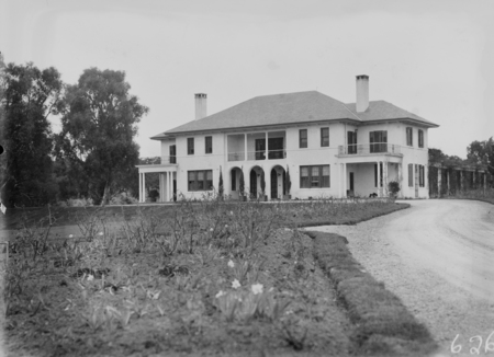 Prime Ministers Lodge, Adelaide Avenue, Deakin, from the north.
