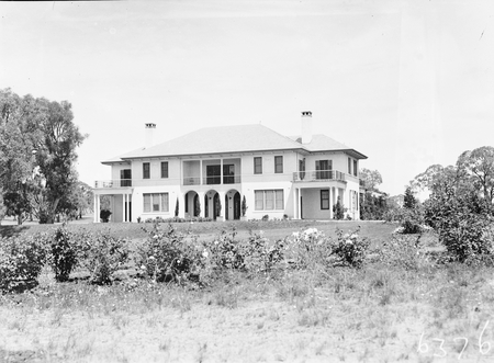 Prime Minister's Lodge from the north, Adelaide Avenue, Deakin.