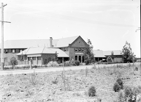 Front entrance, Brassey House. Macquarie Street, Barton.