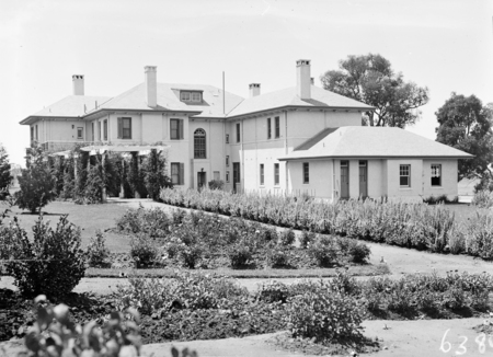 Prime Ministers Lodge from the west. Adelaide Avenue, Deakin.