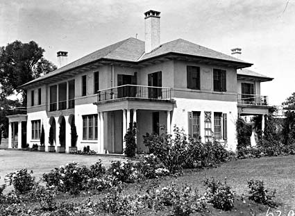 Prime Minister's Lodge from the north, Adelaide Avenue, Deakin