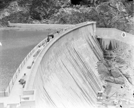 Burrunjuck dam wall being reconstructed. 