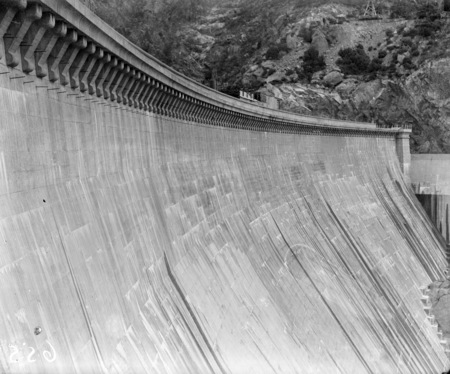 Burrunjuck dam wall being reconstructed.