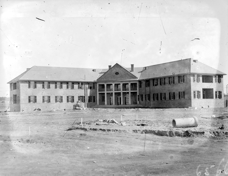 Brassey House Hotel, Macquarie Street, Barton.