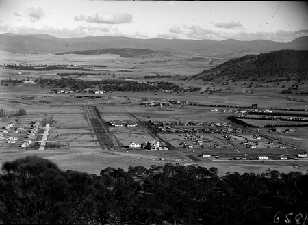 Braddon and Civic Centre from Mt Ainslie. City Hill on left, Civic Centre, Gorman House, Ainslie Hotel in front.