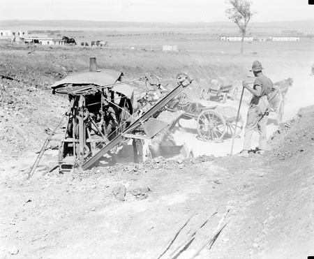 Keystone Steam excavator at work loading dray.