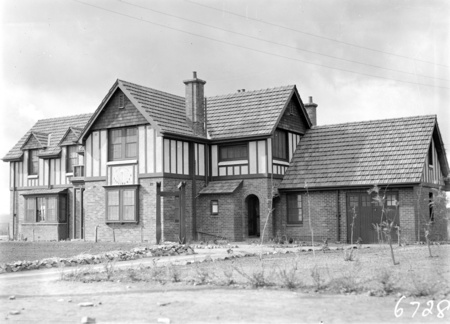 'The Dial House', home of Dr. R. J. Tillyard, Head of Entymology, CSIR, 2 Moresby Street, Red Hill. Note, sundial on the front facade of the house.