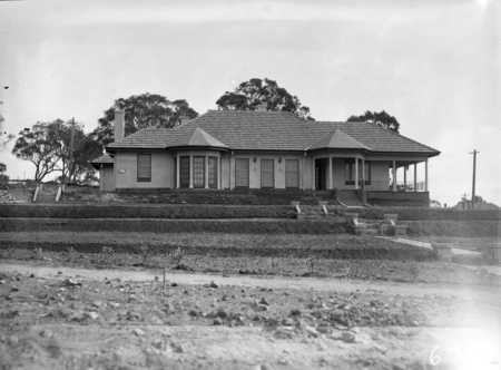 House in Tennyson Crescent, corner of Wilmot Crescent, Red Hill, built by S. J. Ryan, dentist of Queanbeyan.