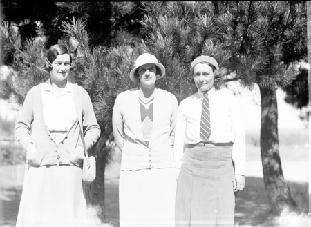 Canberra Golf Course, three lady golfers.