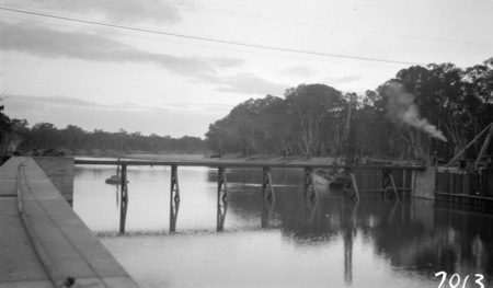 Murray River Commission. A lock on the river.