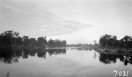Murray River Commission. Murray River scene.