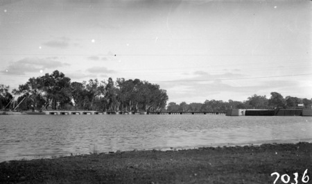 Murray River Commission. Dam waters, July 1933.
