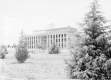 National Library under construction. Kings Avenue, Barton.