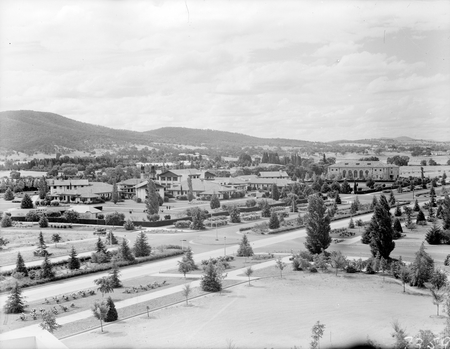 Commonwealth Avenue, Hotel Canberra and Albert Hall from West Block.