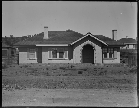 Oakley and Parkes House, Blandfordia, National Circuit.