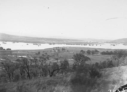 Molonglo River floodwaters from Mt Pleasant looking west over Yarralumla