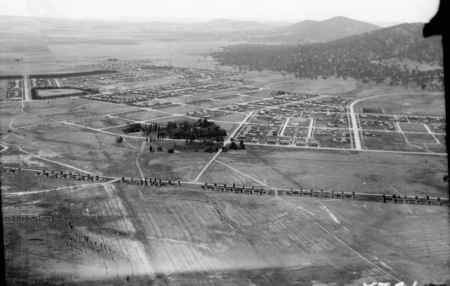 Arial view. Reid and Braddon from over the Molonglo River, looking north. Mt Ainslie on right.