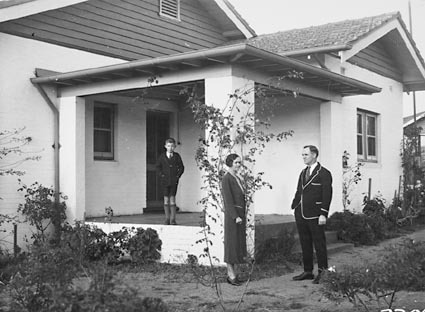 Roy Rowe with wife and son at home in Eastlake +(Kingston)