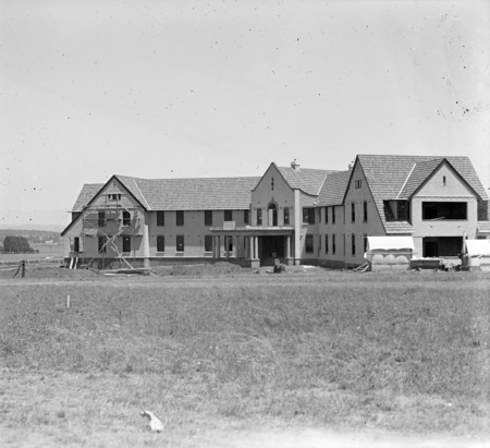 Hotel Ainslie under construction.