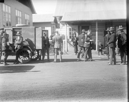 Newsagents van outside Acton offices, published in Canberra Community News, March 1927.