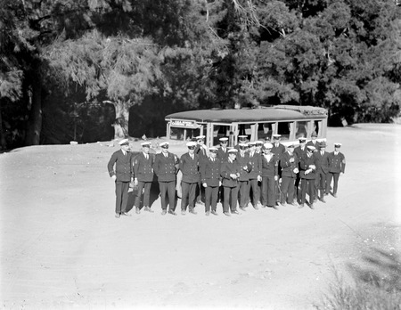 Visit to Canberra of Royal Navy Officers from HMS Renown - Officers, Petty Officers and ratings with Ageol Motor Bus